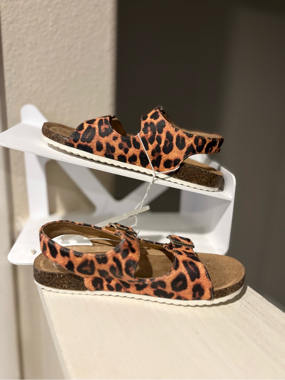 New- Cat & Jack Reagan Footbed Sandals Brown Leopard Print Little Girl Sz 12 - Picture 2 of 6